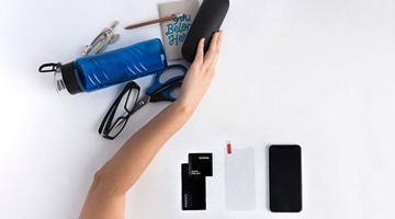 Hướng dẫn cách dán kính cường lực điện thoại đơn giản tại nhà