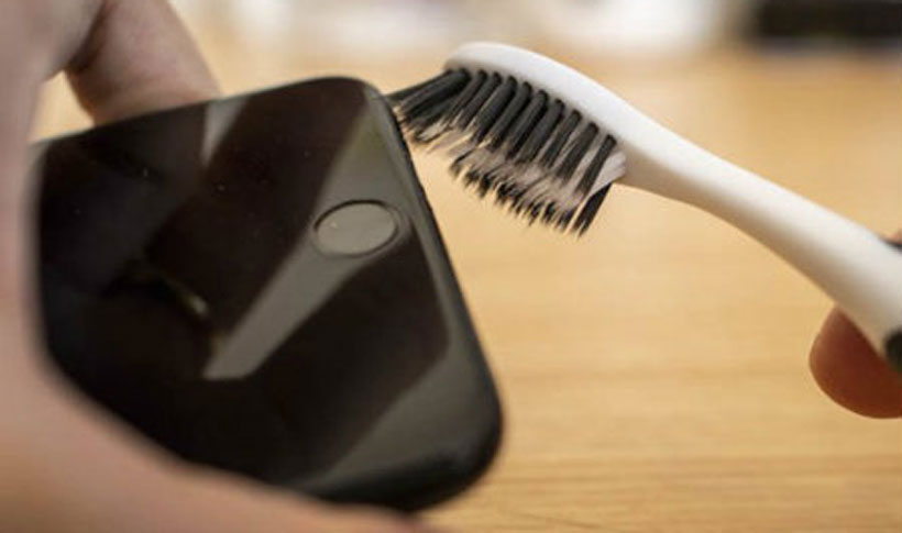 Vệ sinh mặt ngoài của loa